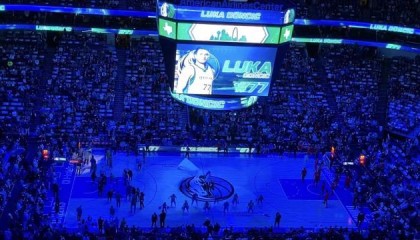 沙巴体育官网-【现场】东契奇大三双阻击公牛 全明星首发朝他招手