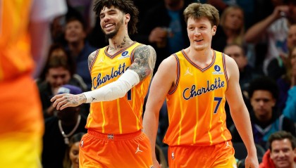 沙巴体育-克尼佩尔&amp;三球包揽本赛季三分榜前二 联盟历史第2对&amp;仅次于水花