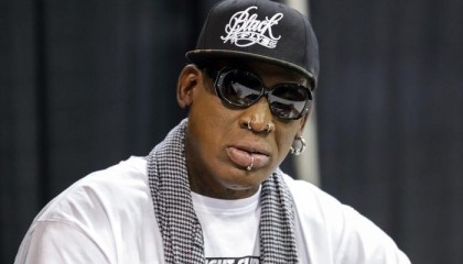 沙巴体育-罗德曼：NBA只有4个人真正影响了全世界，科比还不够资格|篮球|科比·布莱恩特|斯蒂芬·库里|乔丹|三分球_新浪体育_新浪新闻