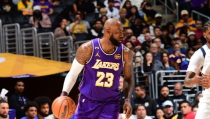 沙巴体育-詹皇霸气回应41岁砍三双：我仍能高水平打多个赛季